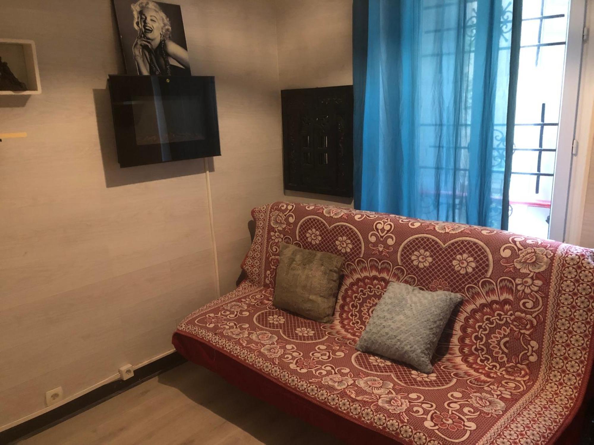 Studio "Maryline" Sejours Parisiens Abordables - Rez De Chaussee Sur Beau Patio Ombrage- Accessible Handcaps - Grand Canape-Lit Clic Clac 2 Places - Cuisine Equipee - Salle De Bains - 5 Minutes Du Metro Brochant Ligne 13,Bus 74 Et 31 Bagian luar foto